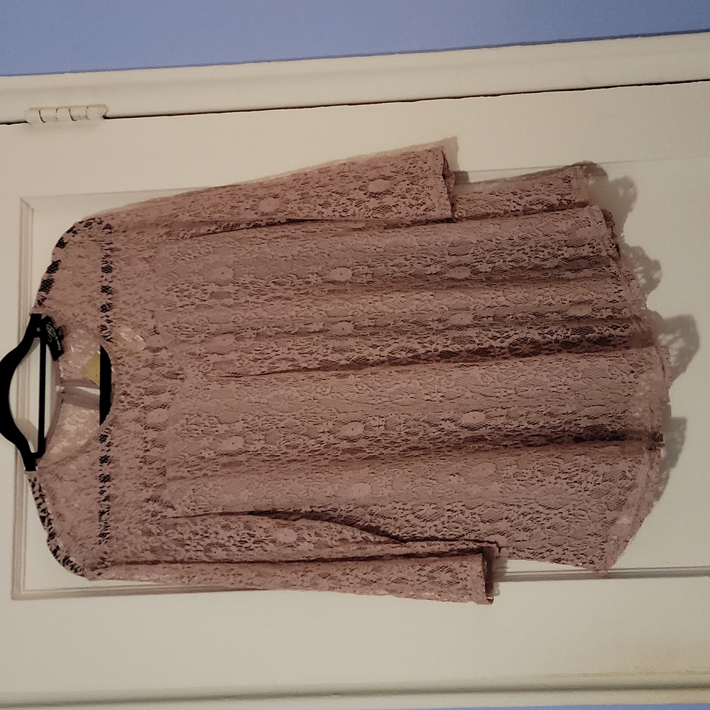 Mauve colored plus sixe 1X, Lace top